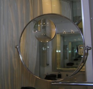 complement mirror